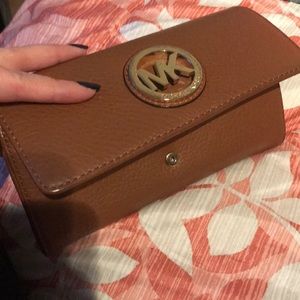 Michael kors leather Fulton wallet .